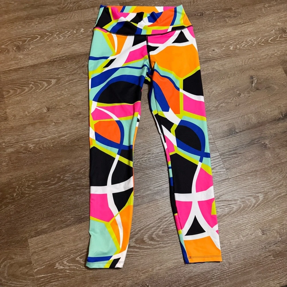 Fabletics Define PowerHold® Mid-Rise Capris - Picture 4 of 6